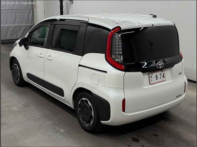 2022 TOYOTA SIENTA